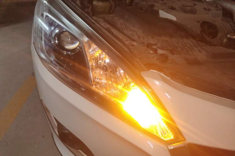 Used Luxgen U6 SUV 2014 1.8T Fashion Edition Right Front Headlight