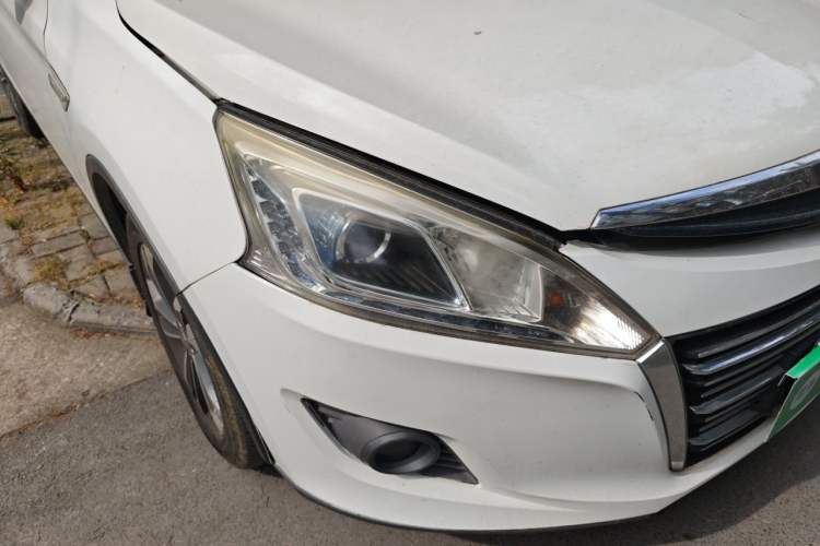 Used Luxgen U6 SUV 2014 1.8T Charm Version Right Front Headlight
