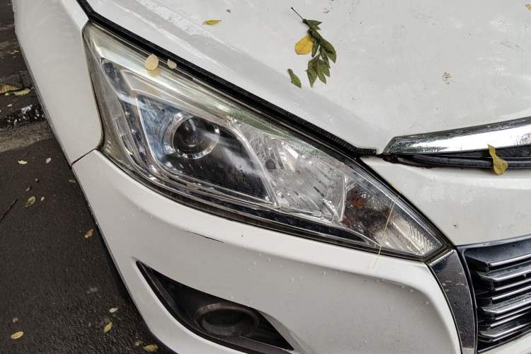 Used Luxgen U6 SUV 2014 2.0T ZhiZun Model Right Front Headlight