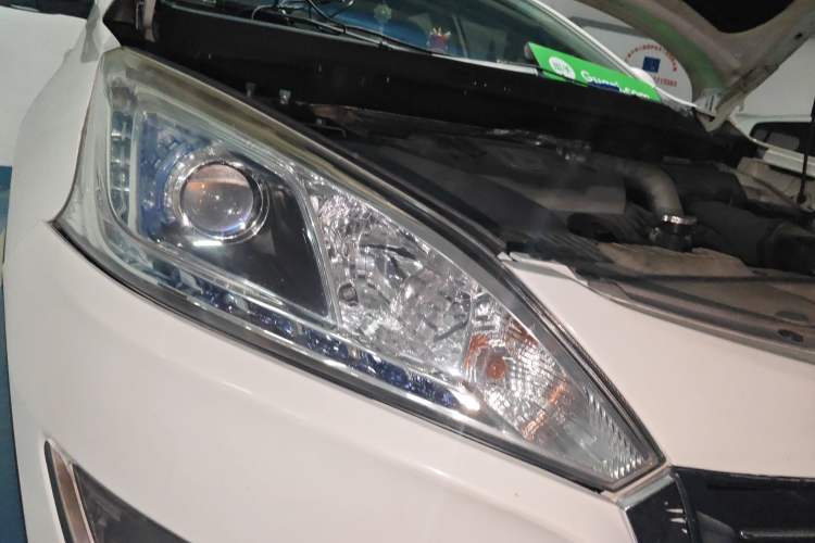 Used Luxgen U6 SUV 2014 1.8T Fashion Edition Right Front Headlight