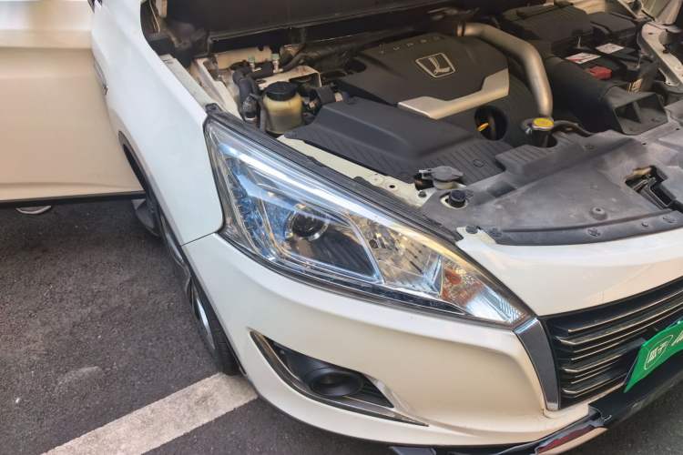 Used Luxgen U6 SUV 2014 1.8T Fashion Edition Right Front Headlight