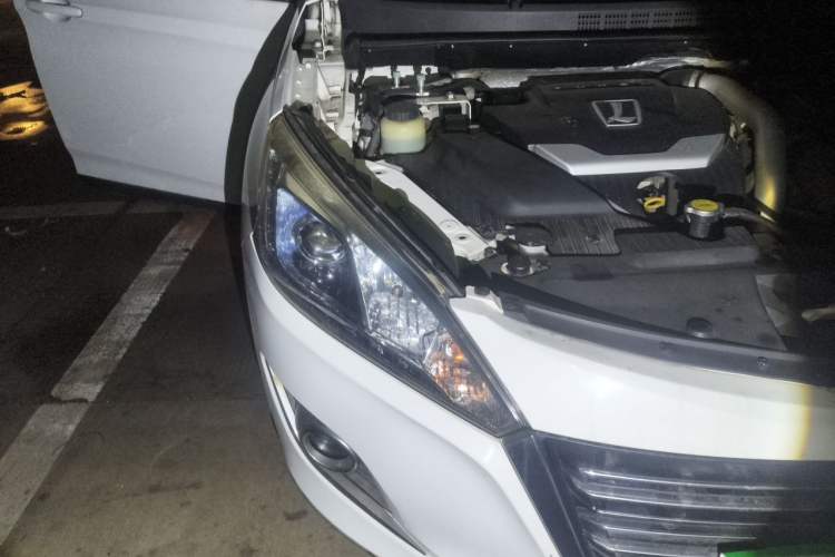 Used Luxgen U6 SUV 2014 2.0T ZhiZun Model Right Front Headlight