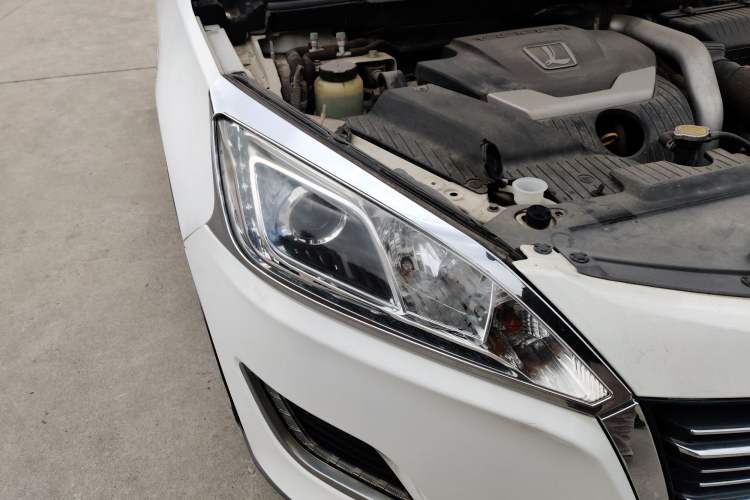 Used Luxgen U6 SUV 2014 1.8T Fashion Edition Right Front Headlight