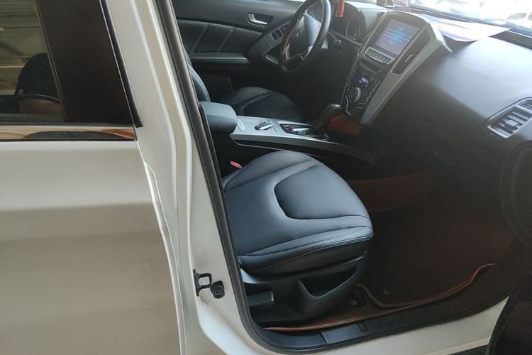 Used Luxgen U6 SUV 2014 1.8T ZhiZun Model Right Front Seat