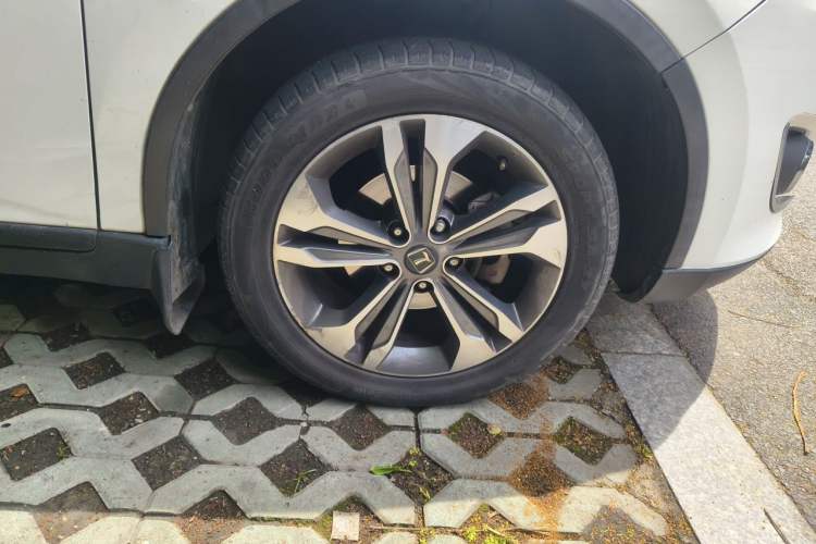 Used Luxgen U6 SUV 2014 1.8T Fashion Edition Right Front Wheel Hub