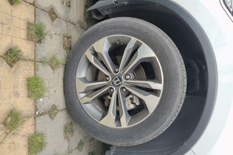 Used Luxgen U6 SUV 2014 1.8T Fashion Edition Right Front Wheel Hub