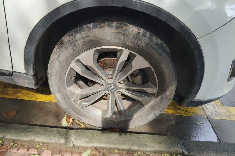 Used Luxgen U6 SUV 2014 1.8T Fashion Edition Right Front Wheel Hub