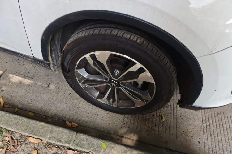 Used Luxgen U6 SUV 2014 1.8T Fashion Edition Right Front Wheel Hub