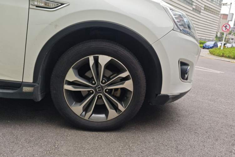Used Luxgen U6 SUV 2014 1.8T Charm Version Right Front Wheel Hub