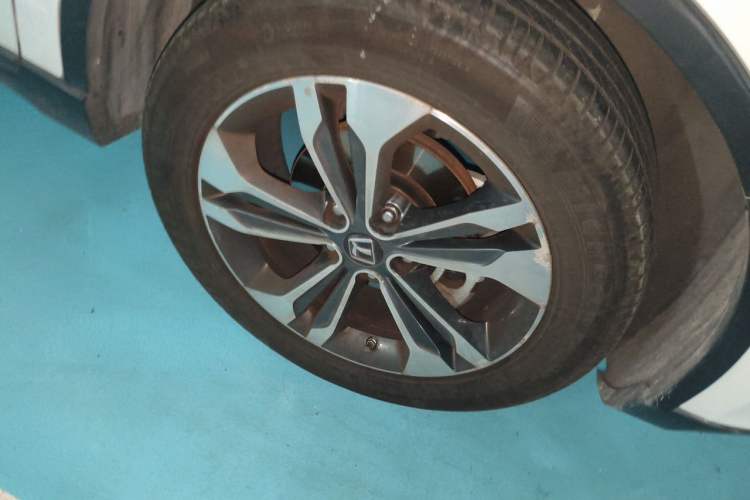 Used Luxgen U6 SUV 2014 1.8T Fashion Edition Right Front Wheel Hub