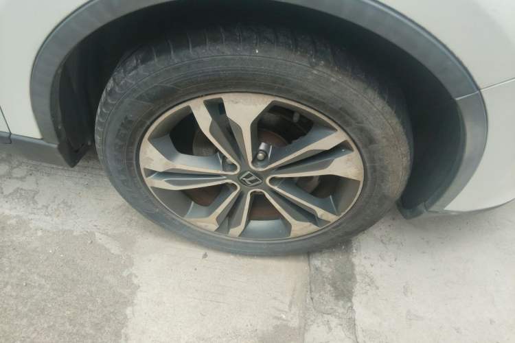 Used Luxgen U6 SUV 2014 1.8T Fashion Edition Right Front Wheel Hub