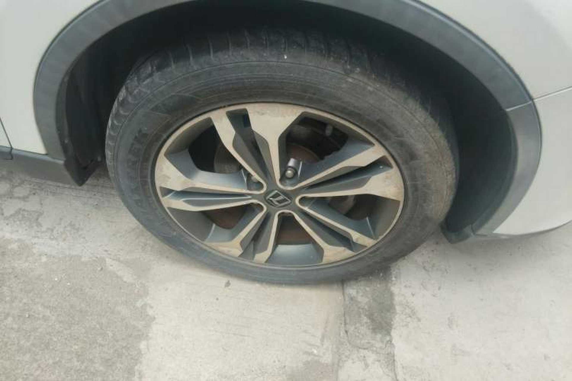 Used Luxgen U6 SUV 2014 1.8T Fashion Edition Right Front Wheel Hub