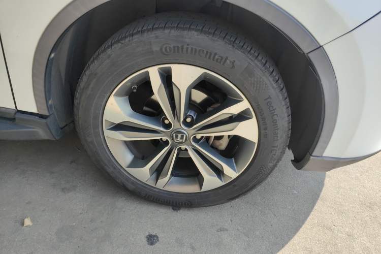 Used Luxgen U6 SUV 2014 2.0T ZhiZun Model Right Front Wheel Hub