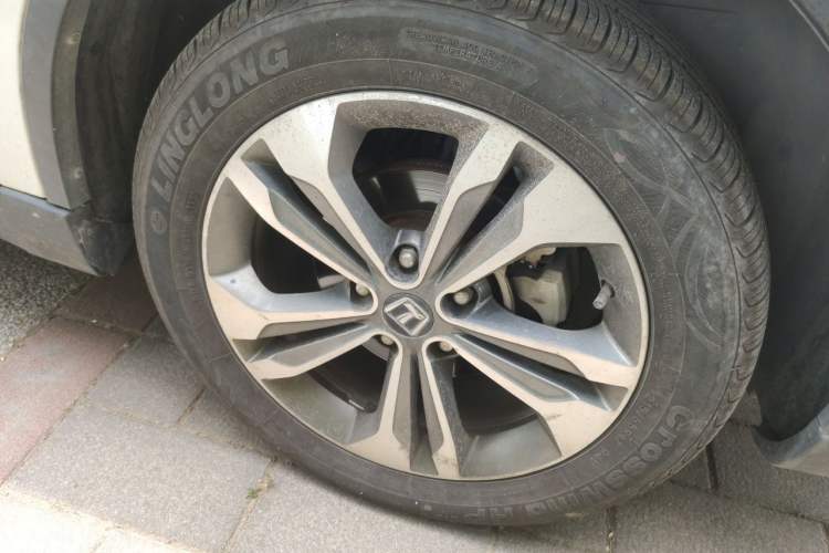 Used Luxgen U6 SUV 2014 1.8T Fashion Edition Right Front Wheel Hub