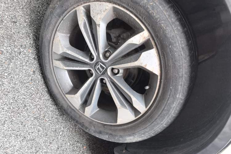 Used Luxgen U6 SUV 2014 2.0T Fashion Edition Right Front Wheel Hub