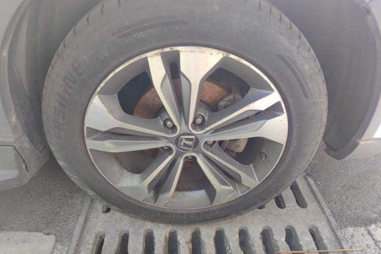Used Luxgen U6 SUV 2014 1.8T Fashion Edition Right Front Wheel Hub