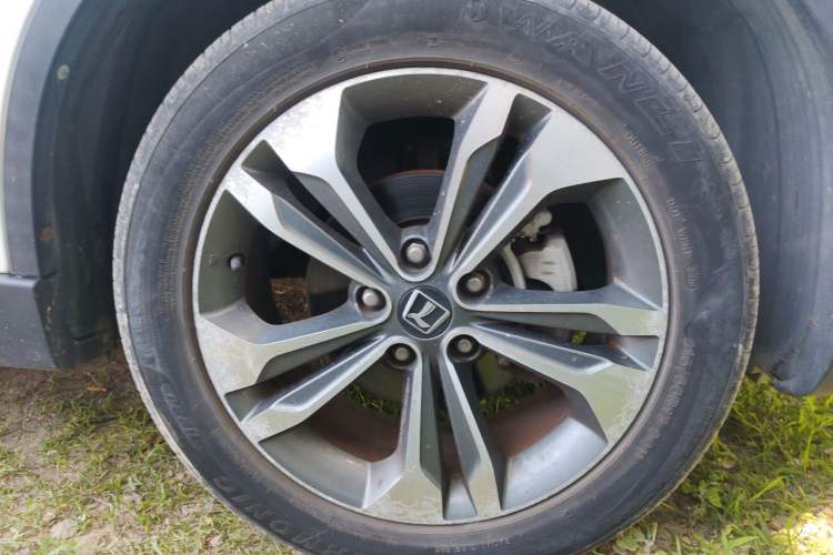 Used Luxgen U6 SUV 2014 1.8T ZhiZun Model Right Front Wheel Hub