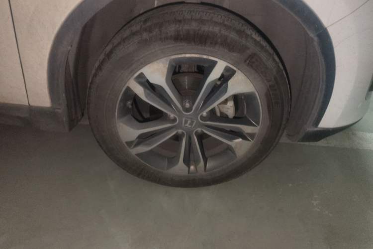 Used Luxgen U6 SUV 2014 2.0T Flagship Edition Right Front Wheel Hub