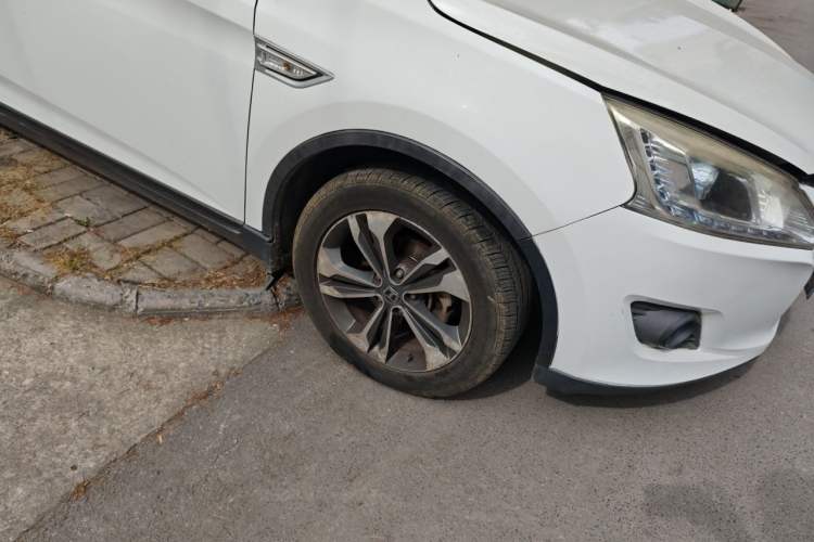 Used Luxgen U6 SUV 2014 1.8T Charm Version Right Front Wheel Hub