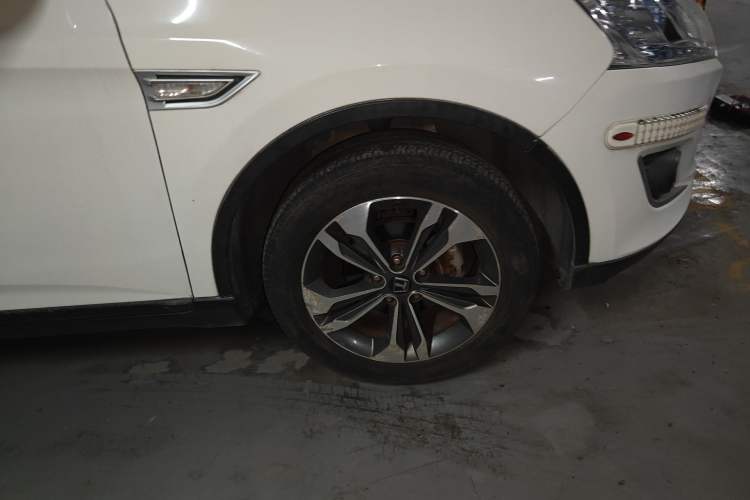 Used Luxgen U6 SUV 2014 1.8T Fashion Edition Right Front Wheel Hub