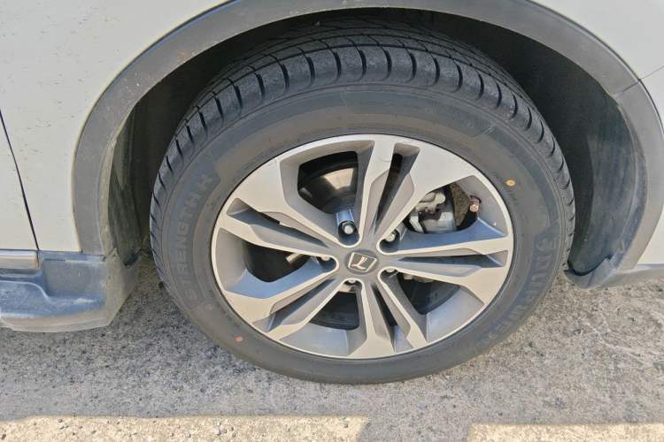 Used Luxgen U6 SUV 2014 2.0T ZhiZun Model Right Front Wheel Hub
