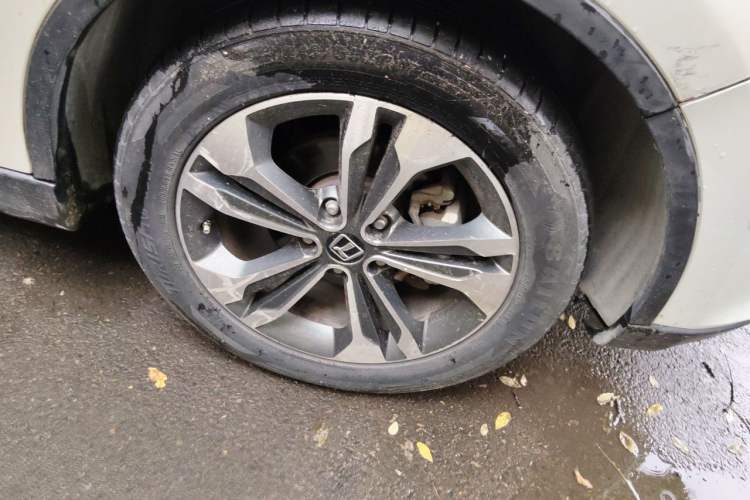 Used Luxgen U6 SUV 2014 2.0T ZhiZun Model Right Front Wheel Hub