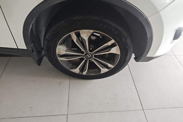Used Luxgen U6 SUV 2014 2.0T ZhiZun Model Right Front Wheel Hub