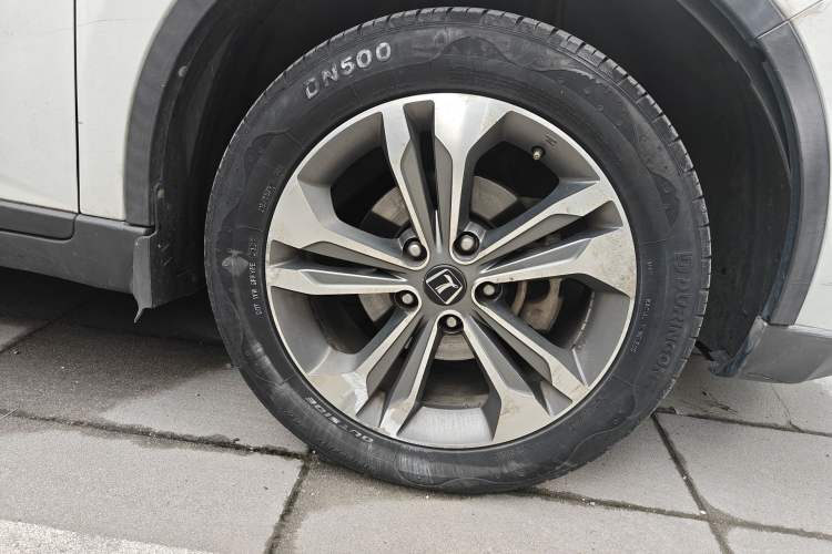 Used Luxgen U6 SUV 2014 2.0T Fashion Edition Right Front Wheel Hub