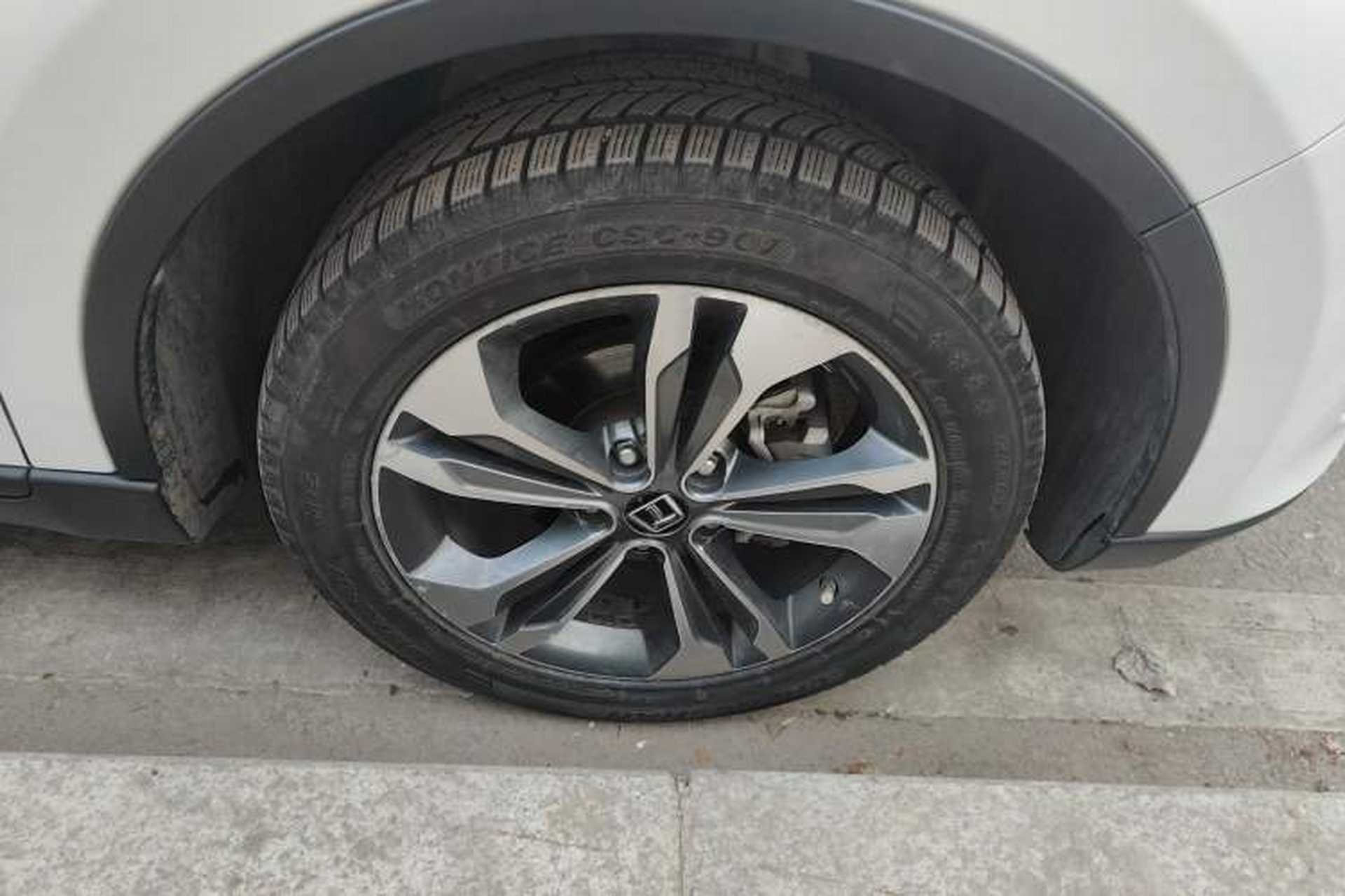 Used Luxgen U6 SUV 2014 1.8T Fashion Edition Right Front Wheel Hub