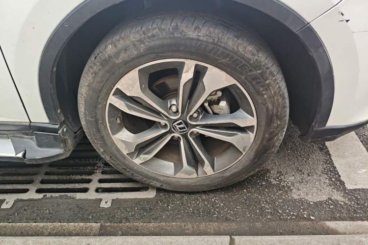 Used Luxgen U6 SUV 2014 1.8T Fashion Edition Right Front Wheel Hub