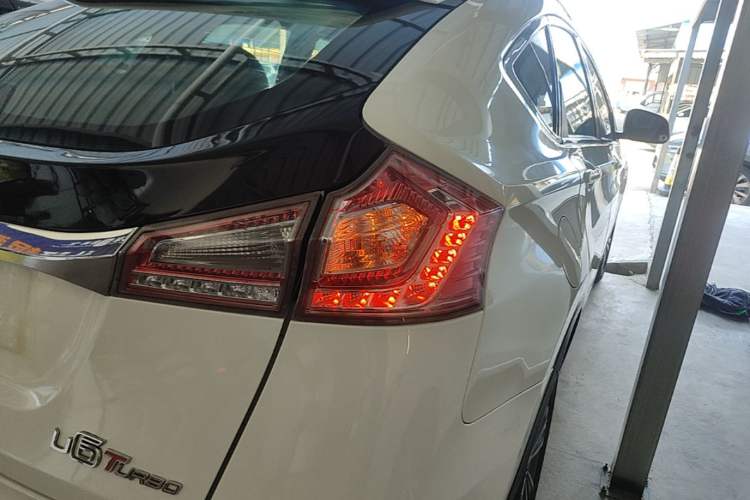 Used Luxgen U6 SUV 2014 1.8T ZhiZun Model Right Rear Taillight