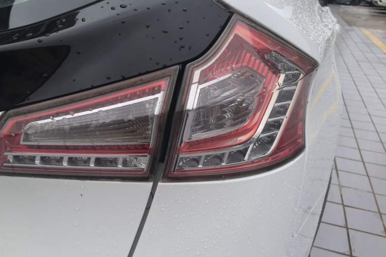 Used Luxgen U6 SUV 2014 1.8T Fashion Edition Right Rear Taillight