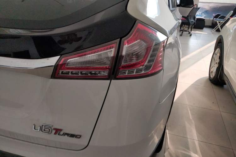Used Luxgen U6 SUV 2014 1.8T Charm Version Right Rear Taillight