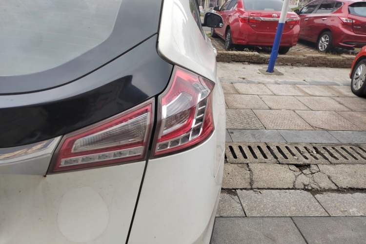 Used Luxgen U6 SUV 2014 1.8T Fashion Edition Right Rear Taillight