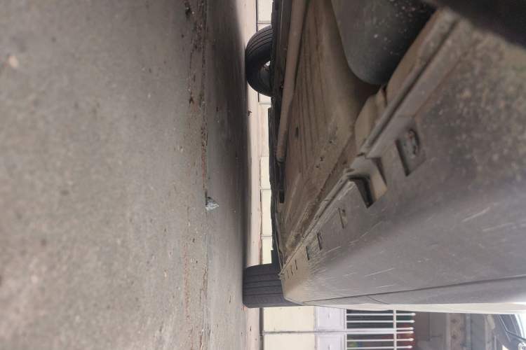 Used Luxgen U6 SUV 2014 2.0T ZhiZun Model Right Side Sill