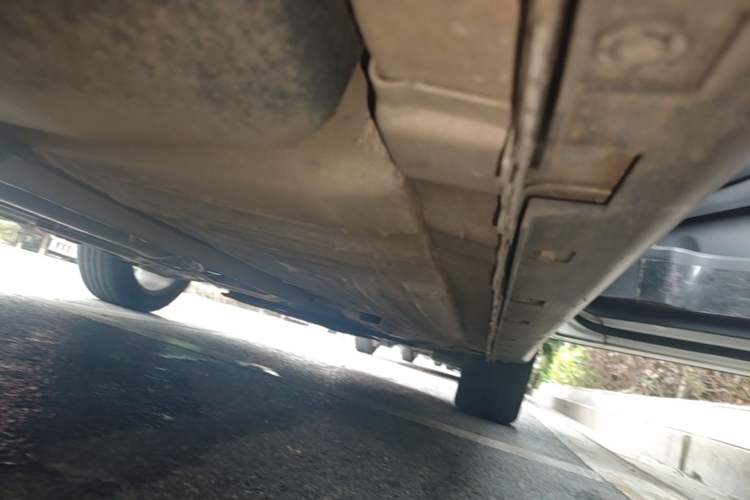 Used Luxgen U6 SUV 2014 2.0T Fashion Edition Right Side Sill