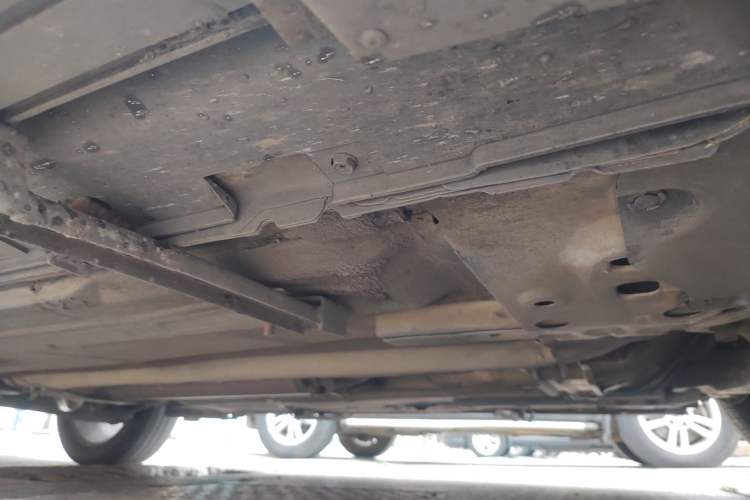 Used Luxgen U6 SUV 2014 1.8T Fashion Edition Right Side Sill