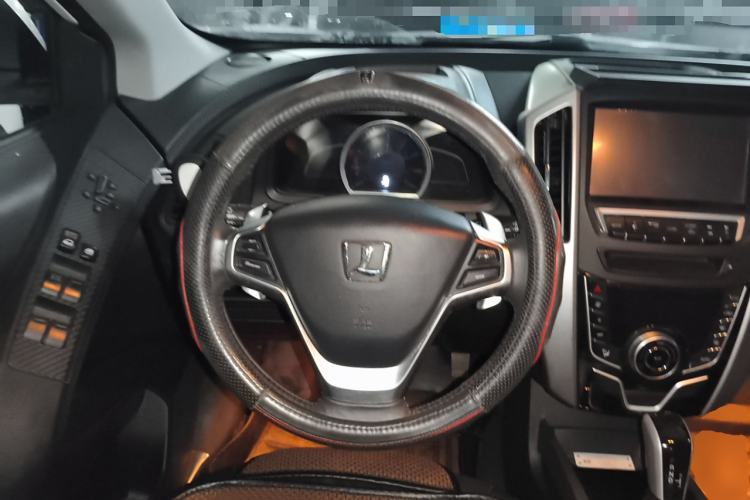 Used Luxgen U6 SUV 2014 2.0T ZhiZun Model Steering Wheel