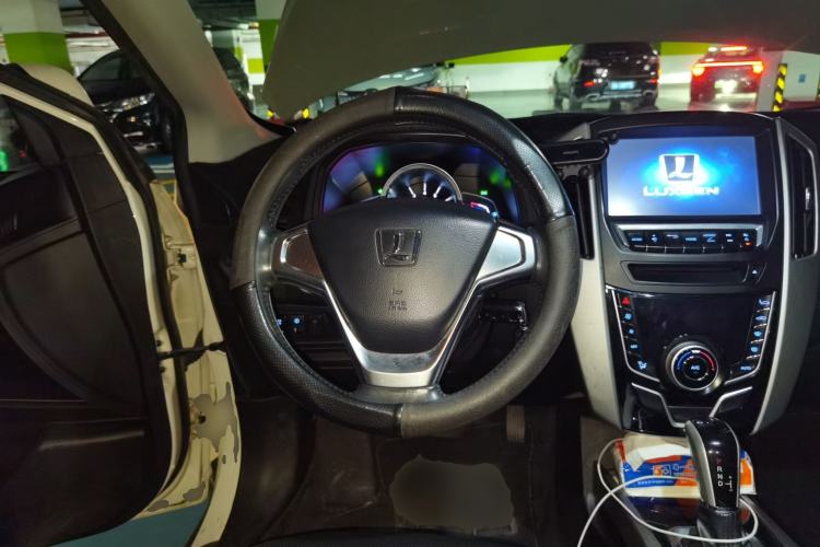 Used Luxgen U6 SUV 2014 1.8T Fashion Edition Steering Wheel