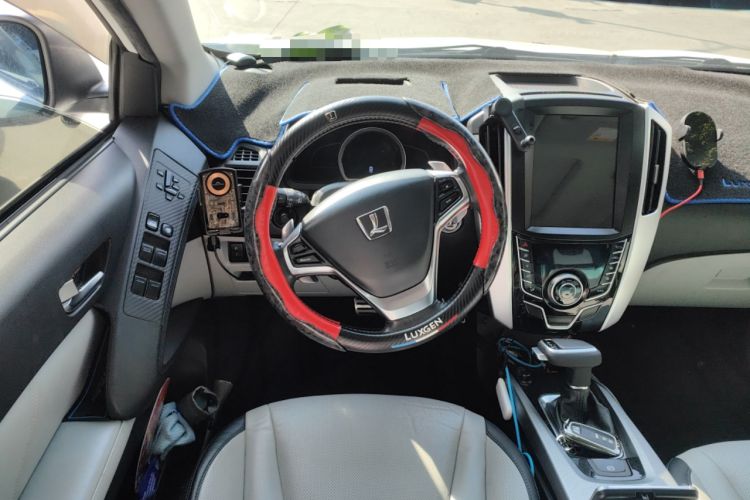 Used Luxgen U6 SUV 2014 2.0T ZhiZun Model Steering Wheel