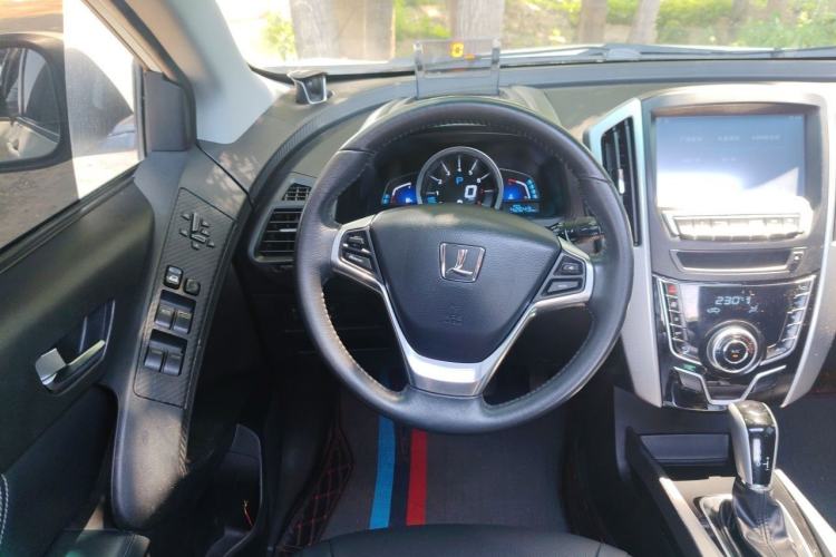 Used Luxgen U6 SUV 2014 1.8T ZhiZun Model Steering Wheel