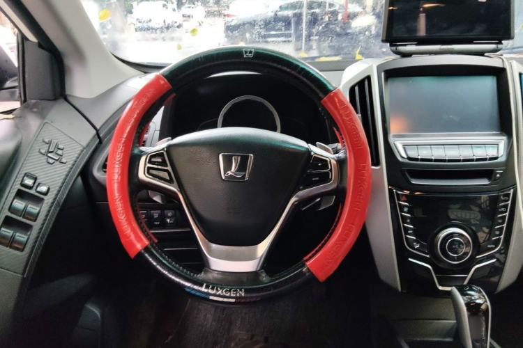 Used Luxgen U6 SUV 2014 2.0T ZhiZun Model Steering Wheel
