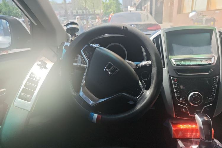 Used Luxgen U6 SUV 2014 2.0T Flagship Edition Steering Wheel