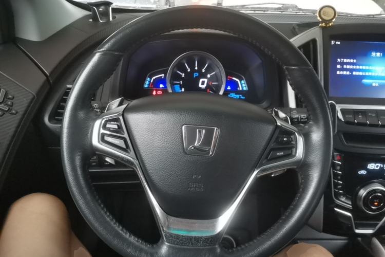 Used Luxgen U6 SUV 2014 2.0T ZhiZun Model Steering Wheel