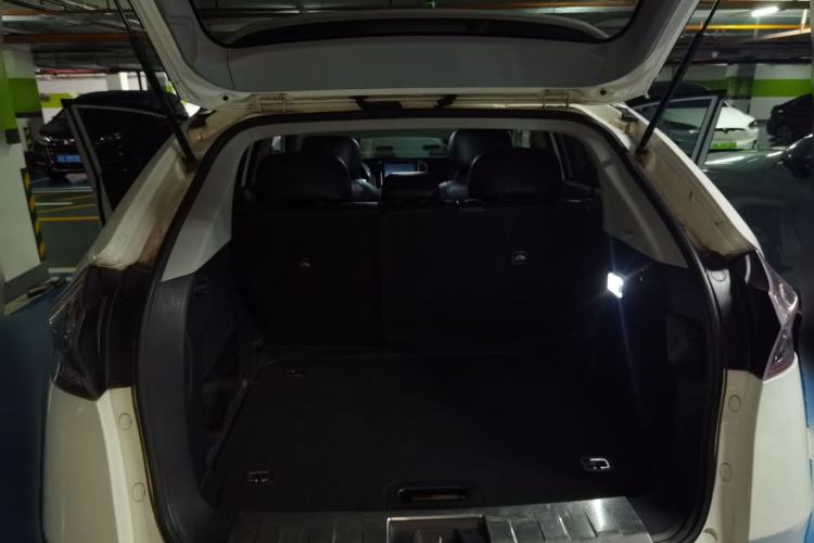 Used Luxgen U6 SUV 2014 1.8T Fashion Edition Trunk