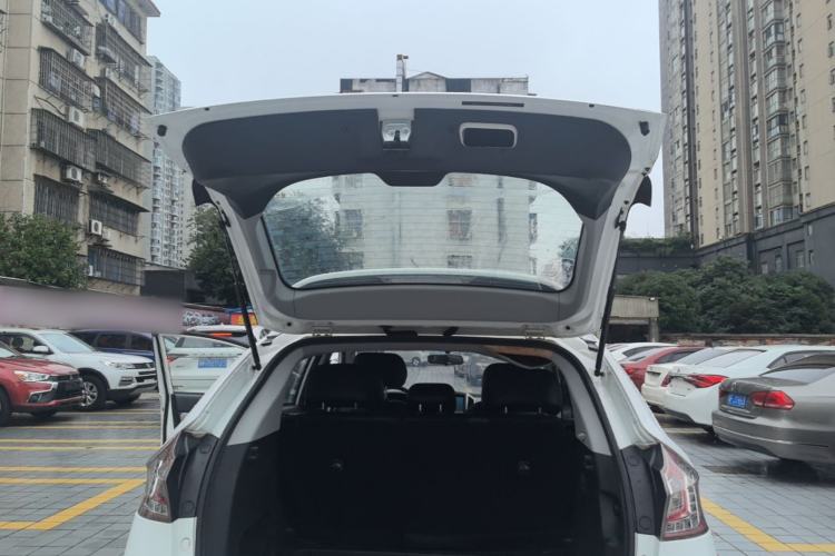 Used Luxgen U6 SUV 2014 1.8T Fashion Edition Trunk