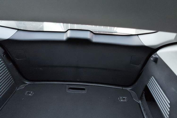 Used Luxgen U6 SUV 2014 1.8T Charm Version Trunk