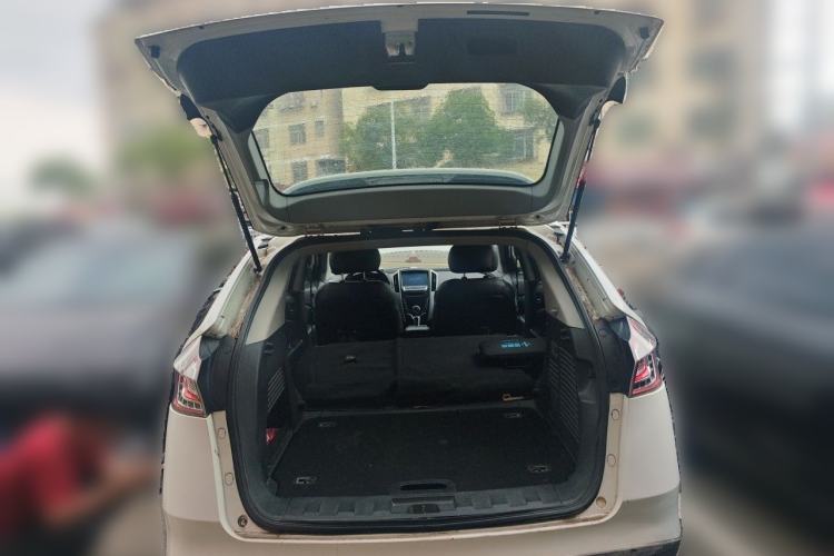 Used Luxgen U6 SUV 2014 1.8T Fashion Edition Trunk