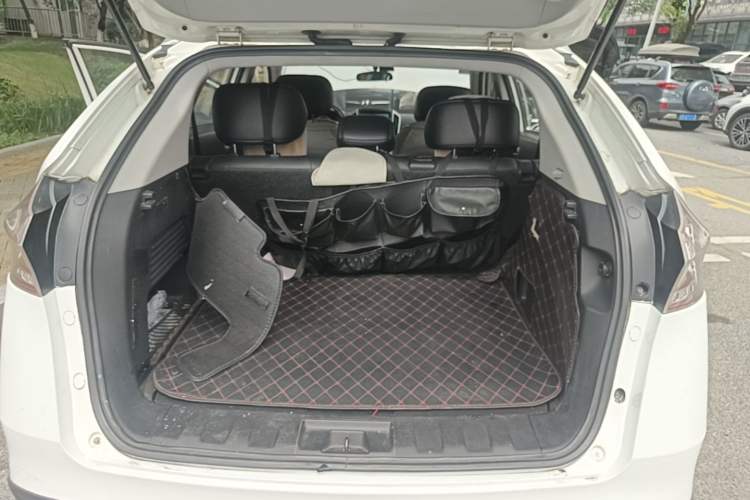 Used Luxgen U6 SUV 2014 1.8T Fashion Edition Trunk