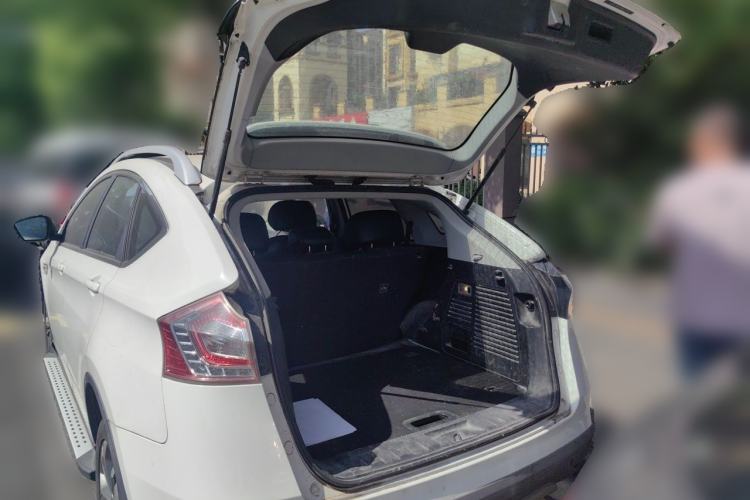 Used Luxgen U6 SUV 2014 1.8T Fashion Edition Trunk
